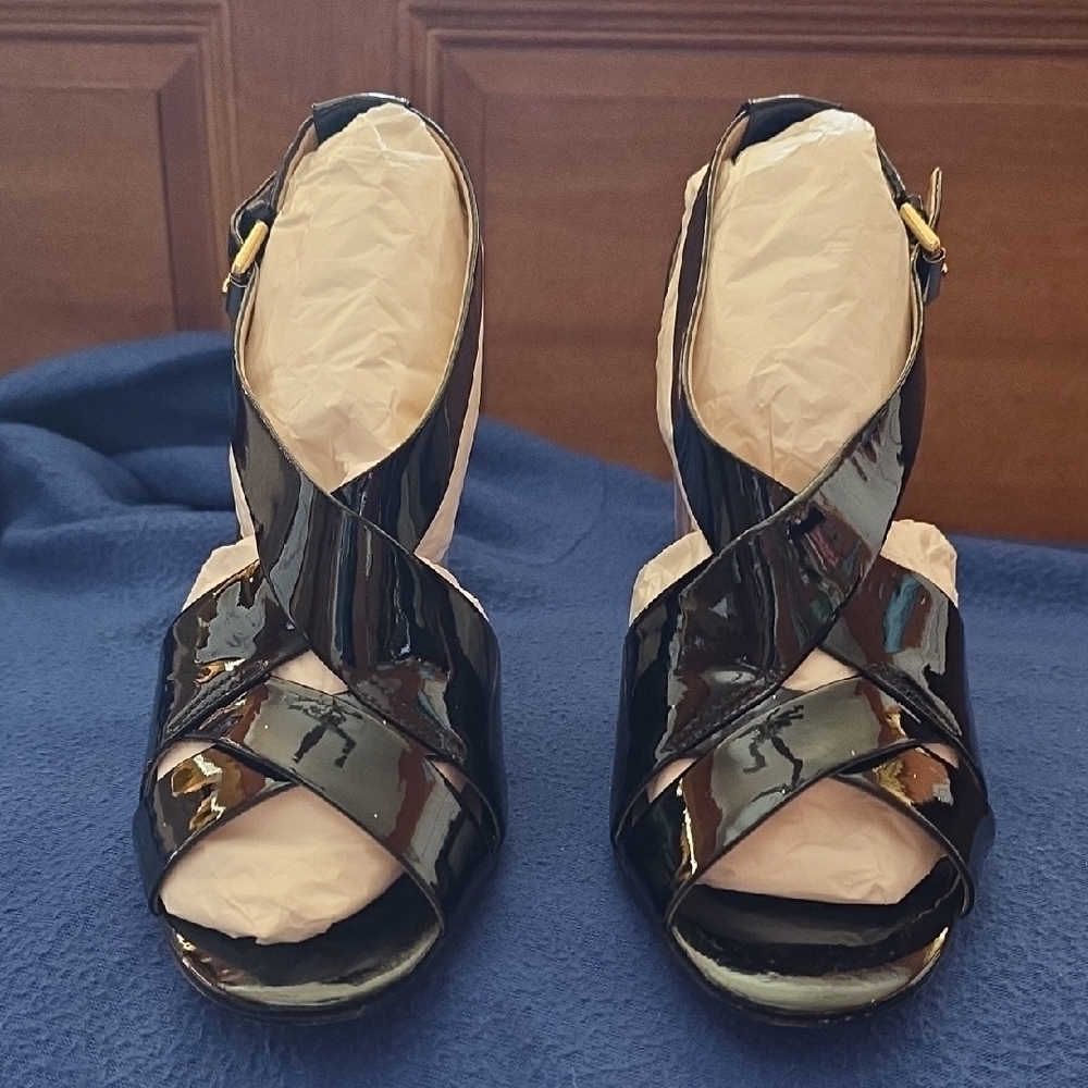 Talbots Black Patent Leather Heels with Transparent Heel - Picture 3 of 8